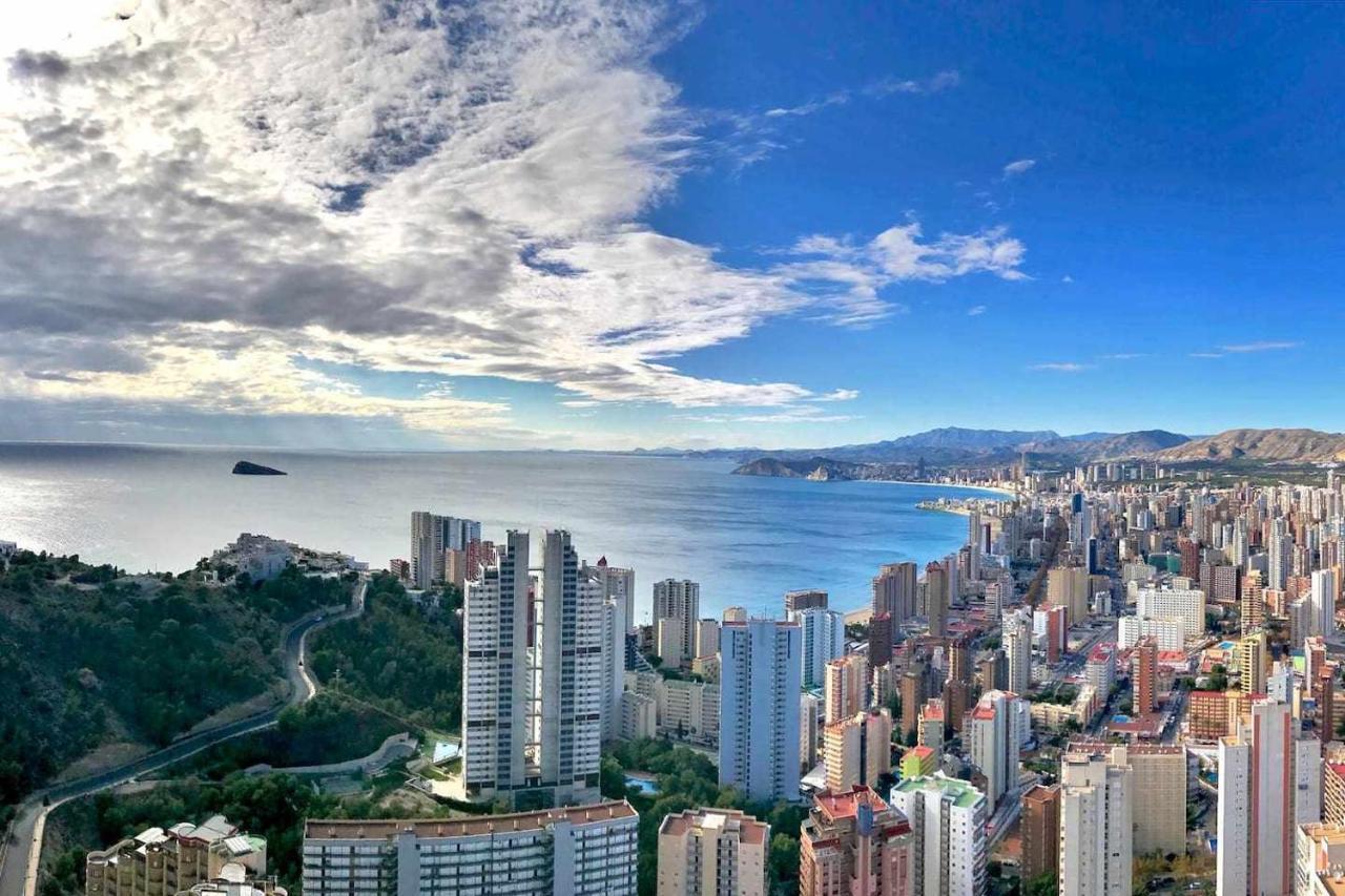 High Rise Apartment On The 39Th Floor With Private Terrace And Sea Views Benidorm Exteriör bild