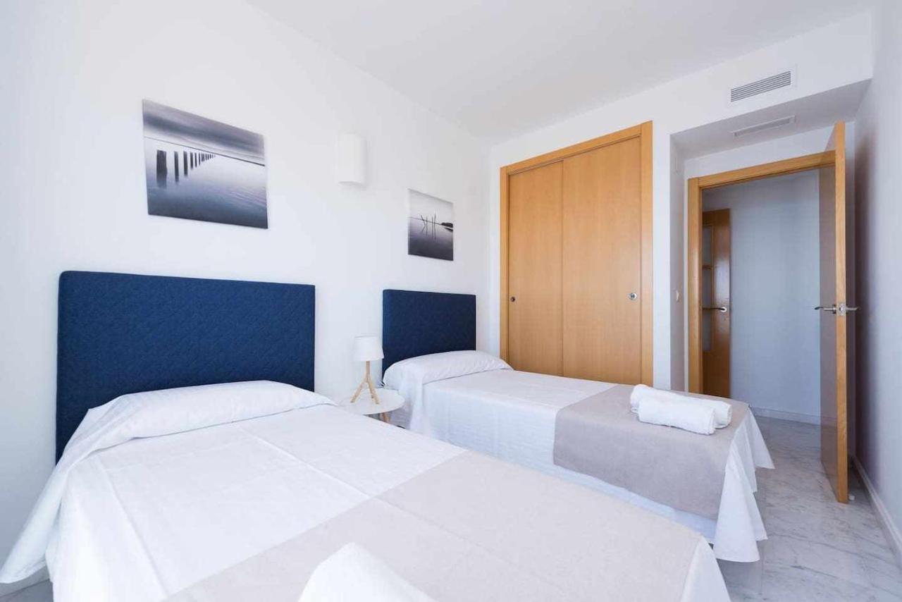 High Rise Apartment On The 39Th Floor With Private Terrace And Sea Views Benidorm Exteriör bild