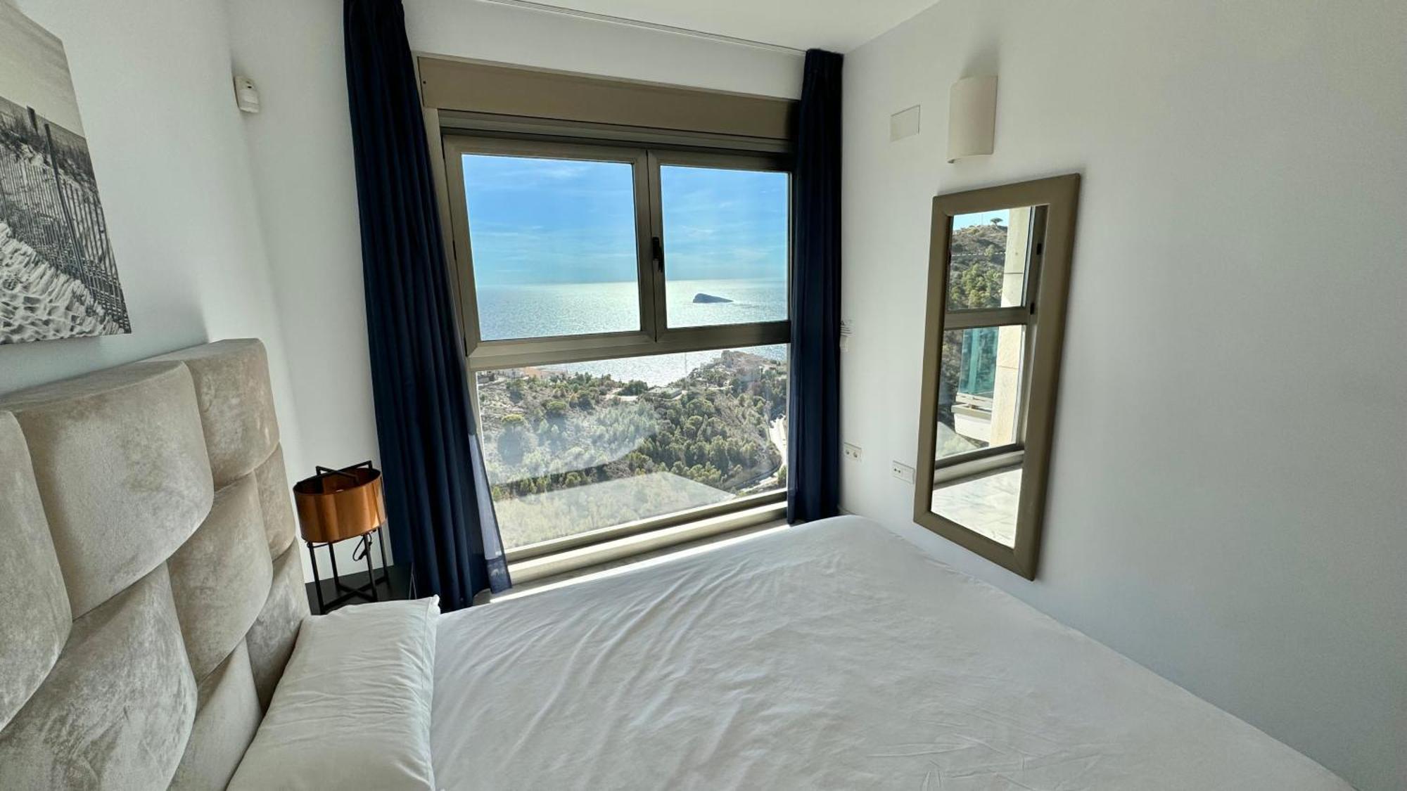 High Rise Apartment On The 39Th Floor With Private Terrace And Sea Views Benidorm Exteriör bild